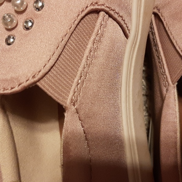 Candies Blush Embellished Slipons - Picture 9 of 10